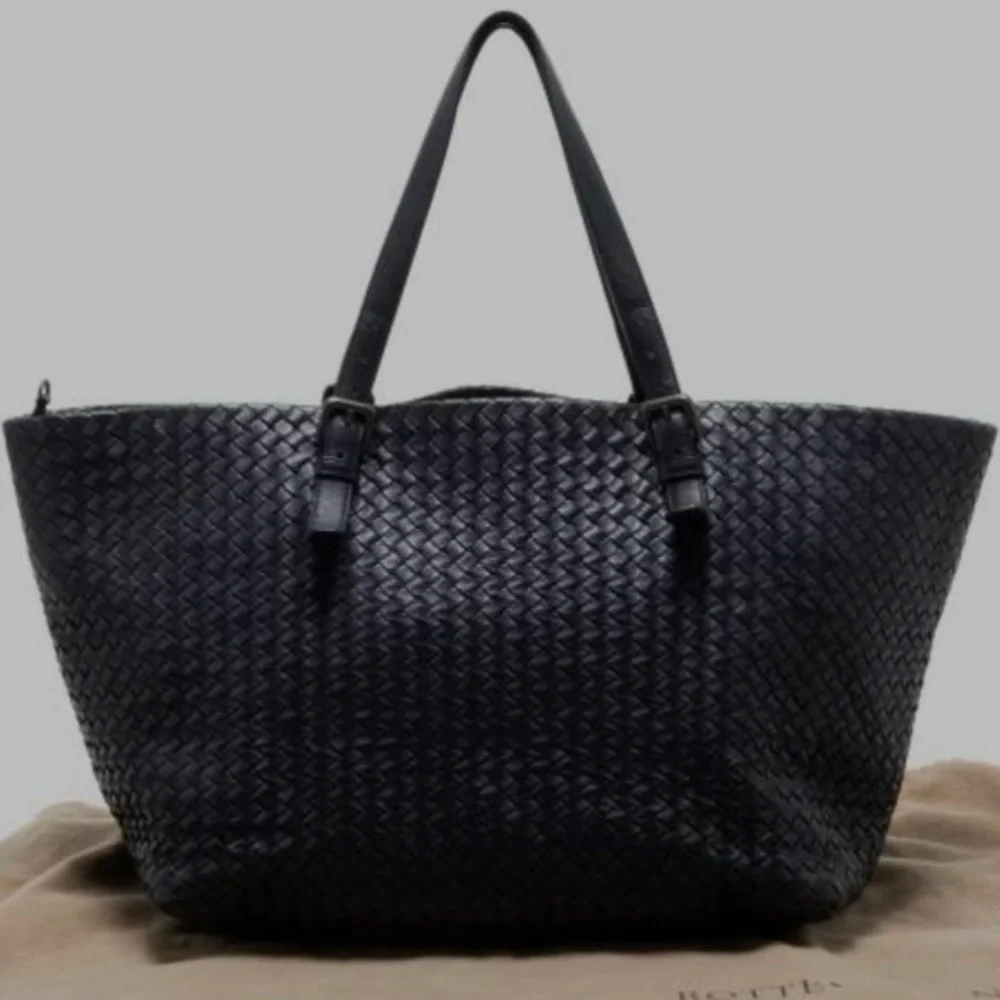 Bottega Veneta Large A-Shape Woven Intrecciato Black Tote Handbag - Picture 4 of 14